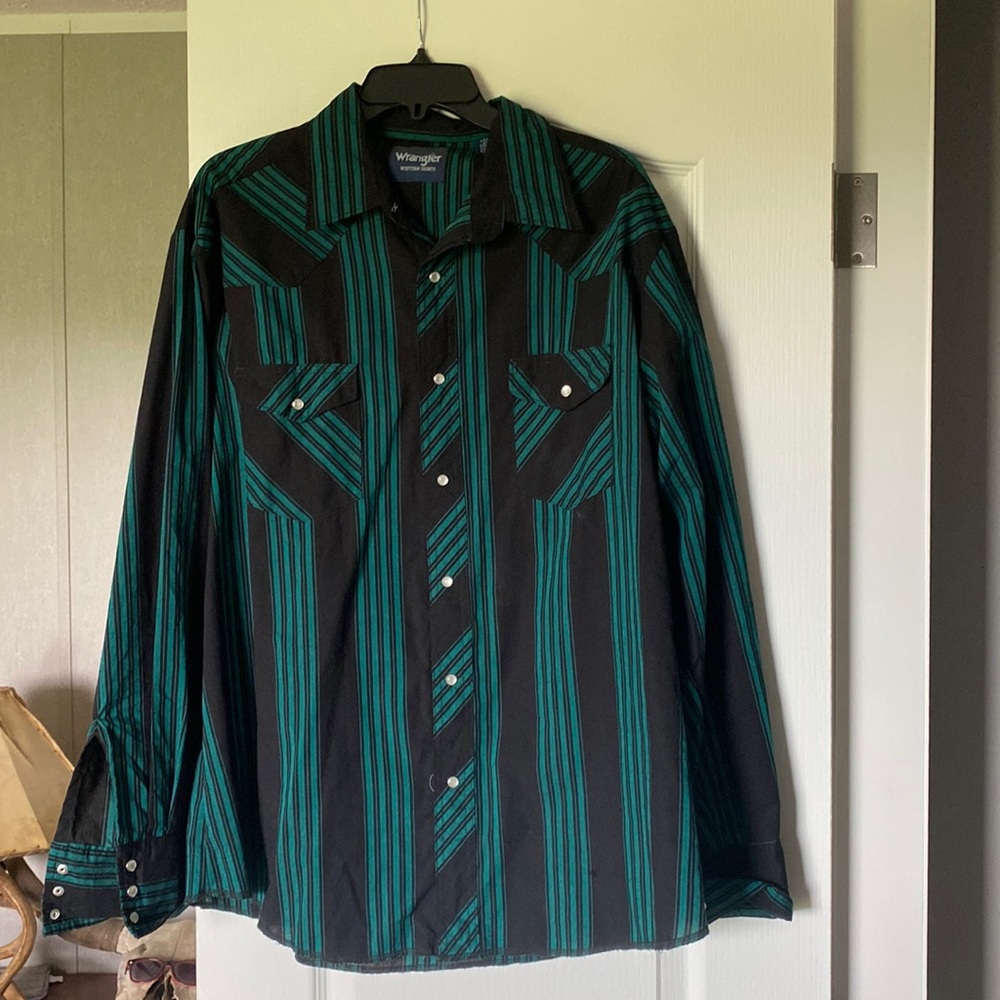Wrangler mens pearl snap western shirt. XL.